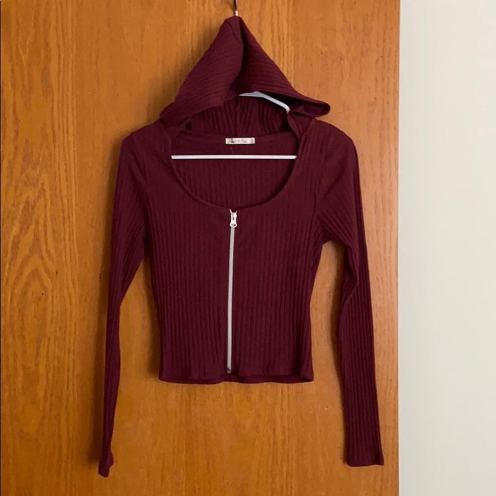 Derek Heart long sleeve crop top with hood